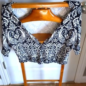 Crop black and white sweater